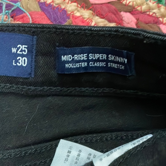 HOLLISTER women’s black ripped jeans - Picture 4 of 4